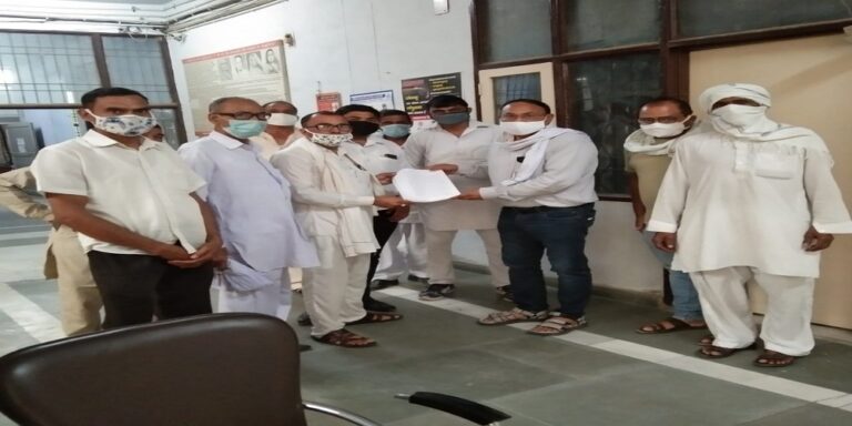 भाटला सामाजिक बहिष्कार प्रकरण में गांव के सरपंच समेत सात लोगों के खिलाफ गांव के दलितों ने मुकदमा दर्ज कराया था.