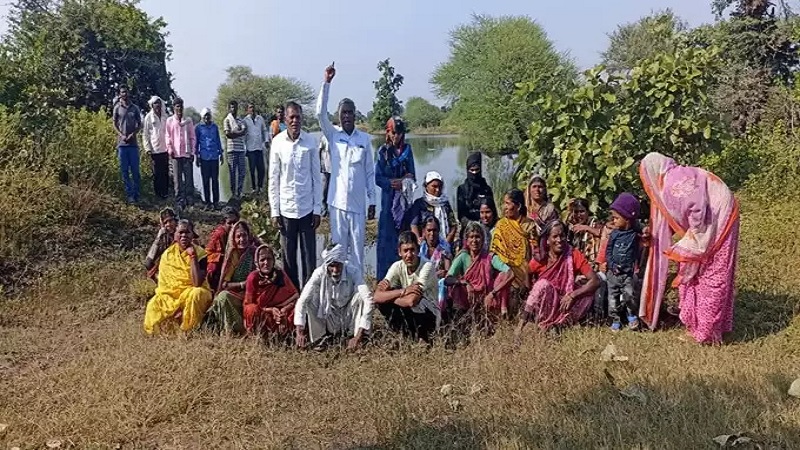 Maharashtra 100 dalits left the village due to dalit atrocities in Amravati Chandur Railway Tehsil Danapur